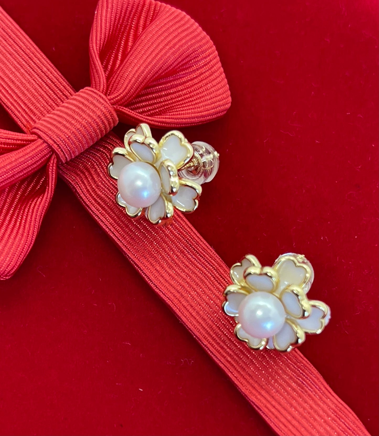 Flower Freshwater Pearl Stud Earrings - jptreasureschest