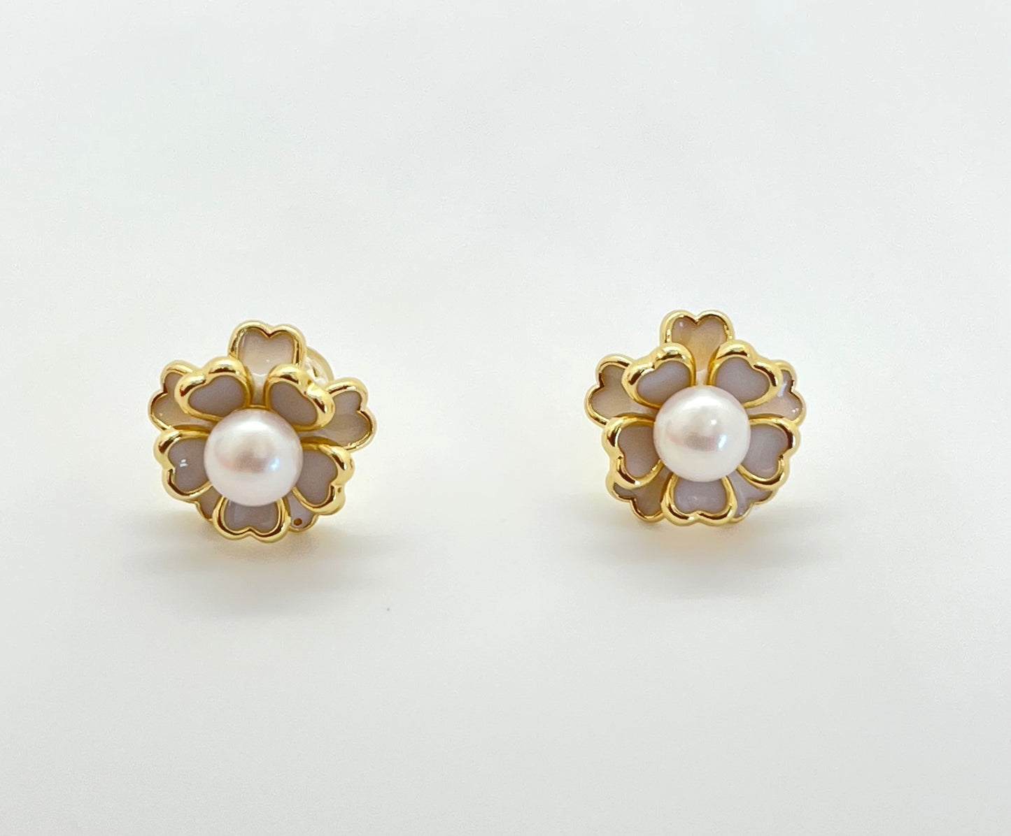 Flower Freshwater Pearl Stud Earrings - jptreasureschest
