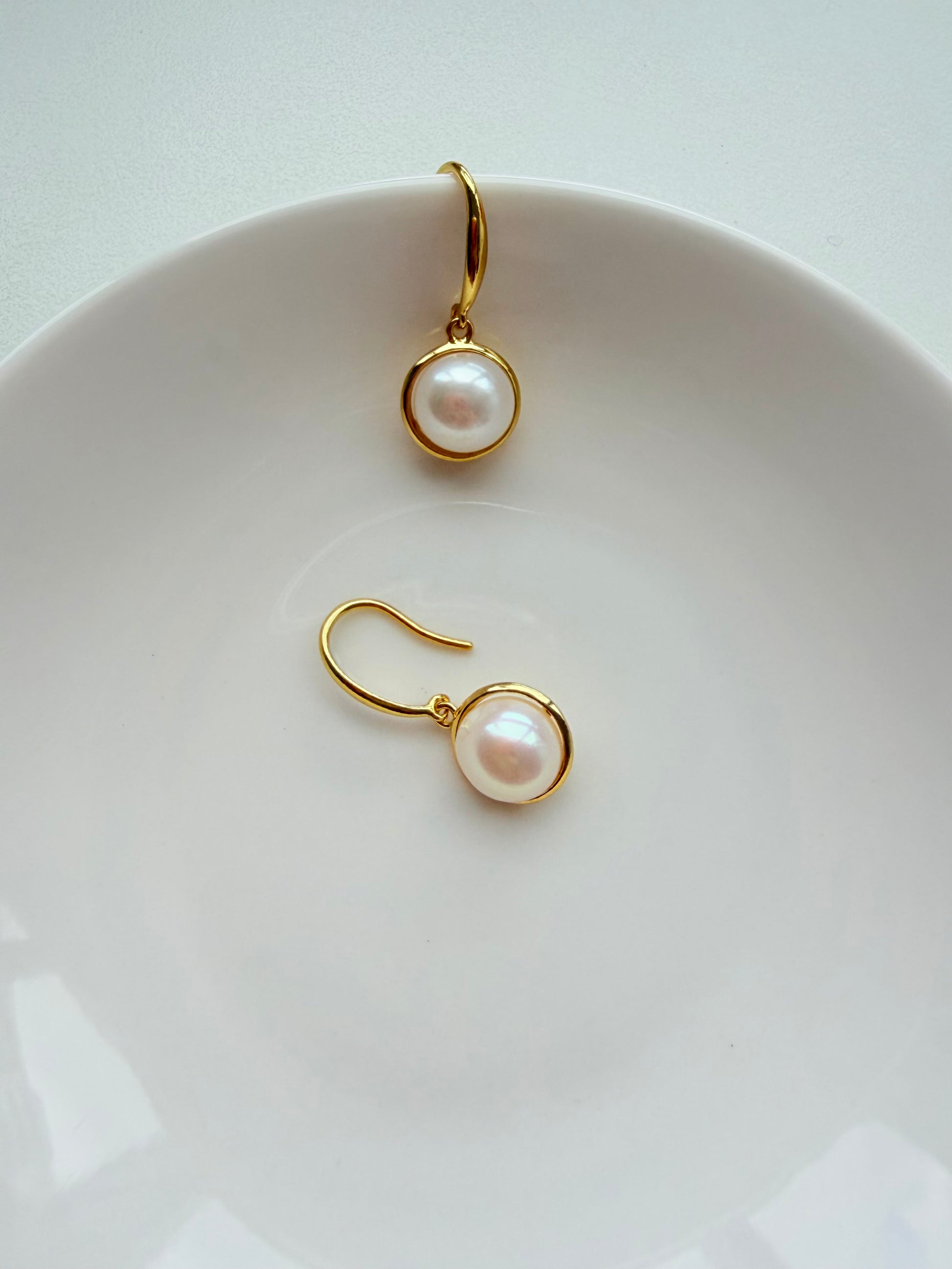 9-10mm Freshwater Pearl Button Hang Earrings - jptreasureschest