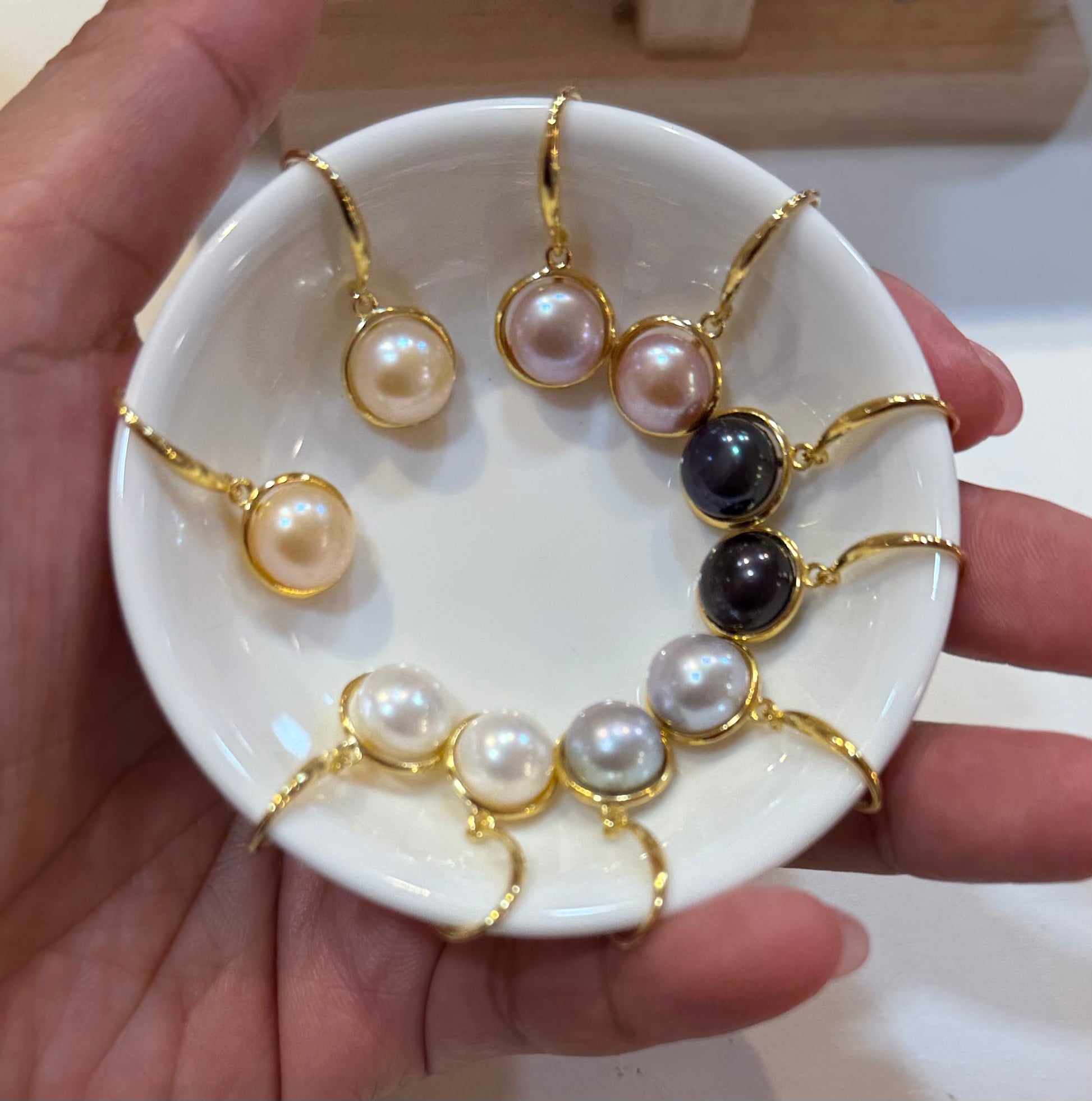 9-10mm Freshwater Pearl Button Hang Earrings - jptreasureschest