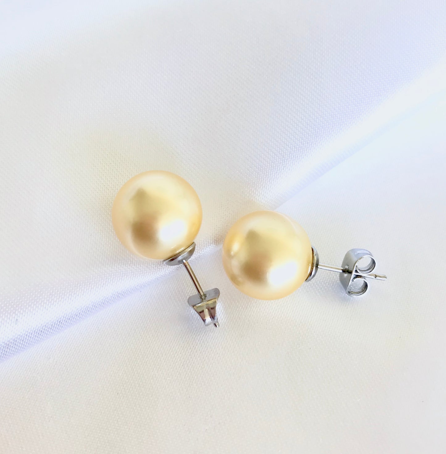 10mm Mother of Pearl Stud Earrings - jptreasureschest