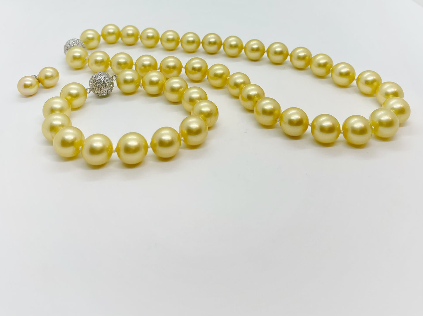 Set of Earrings, Bracelet & Necklace 12mm Mother of Pearl - jptreasureschest